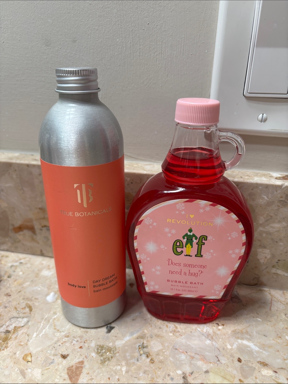 Revolution Elf Bubble Bath - Red with Pink Cap